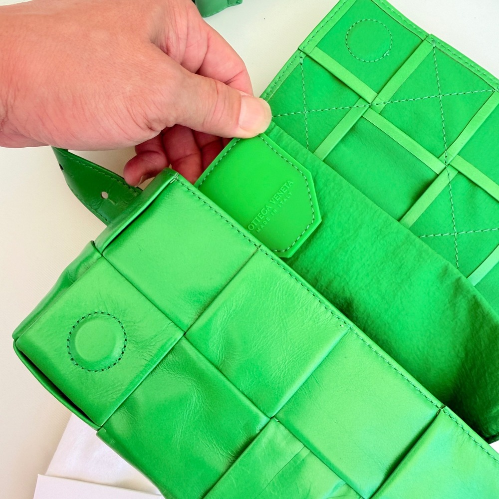Bottega Veneta Cassette Belt Bag Parakeet Green Maxi Intrecciato Leather 651053 - Picture 10 of 14